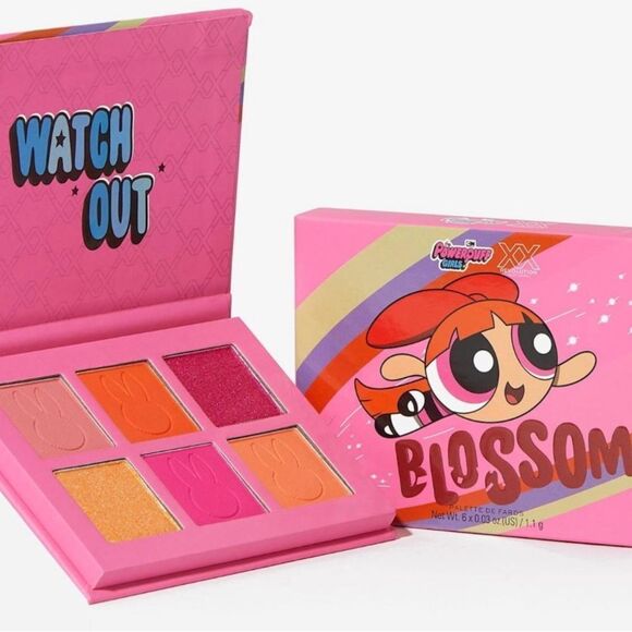 NIB Blossom Eyeshadow Palette - Picture 1 of 15